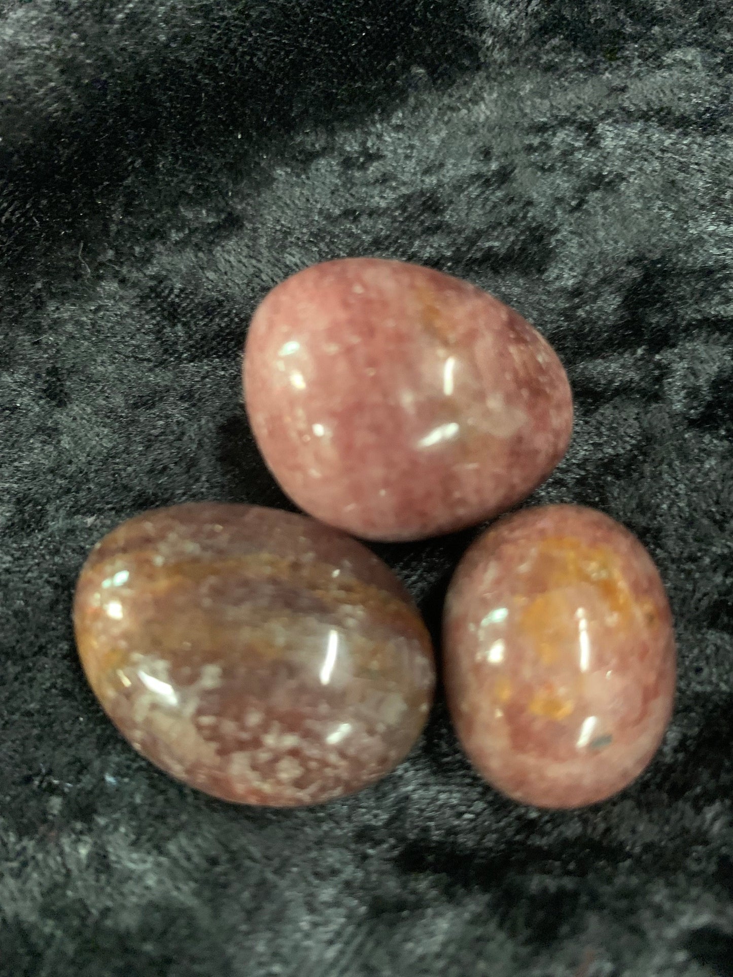 Strawberry quartz tumble